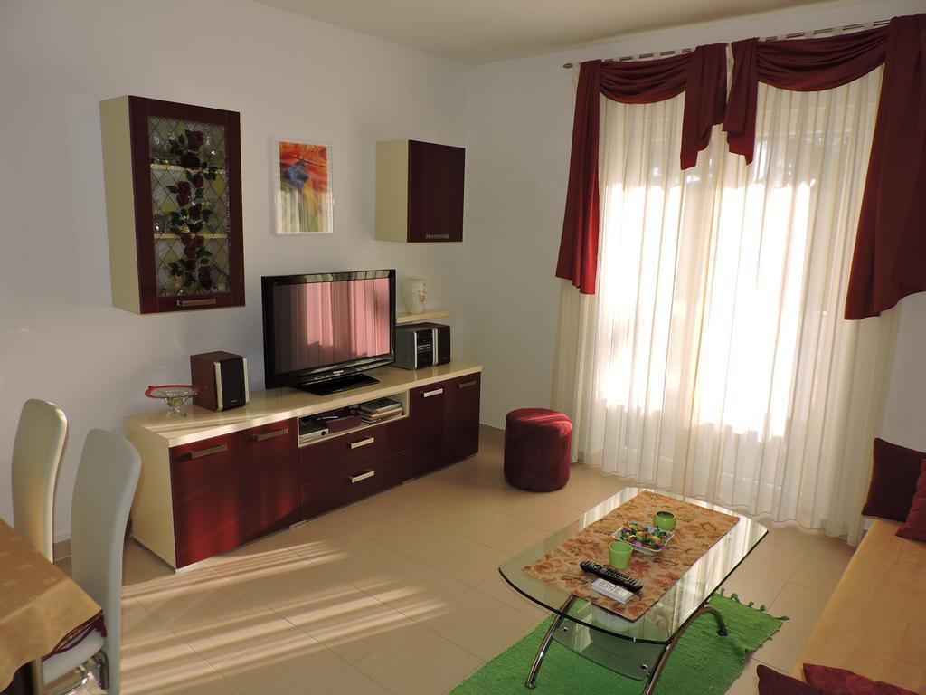 Apartman Legin Fažana Екстериор снимка